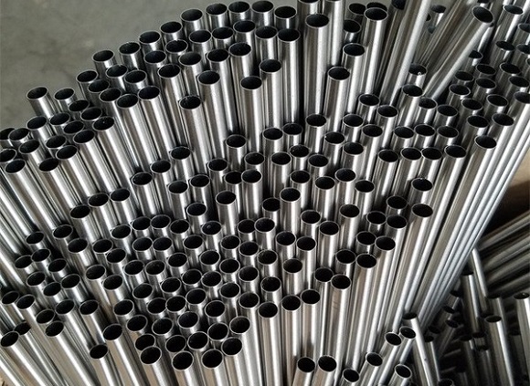 如何避免jbo官网制品管焊接变形